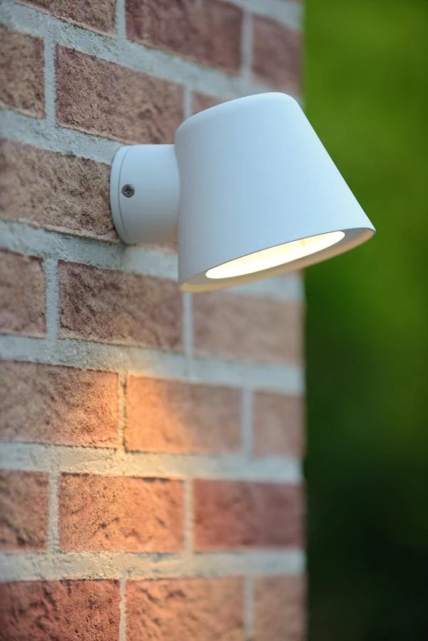 Lucide DINGO-LED - Wall light Indoor/Outdoor - LED Dim. - GU10 - 1x5W 3000K - IP44 - White - ambiance 1